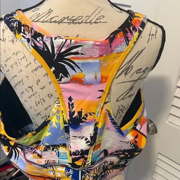 torrid Multicolor Tropical Print Sports Bra Crop - Picture 2 of 3